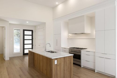 101-2332 Copper Rock Crt, Langford, BC, V9B0G4 | Card Image