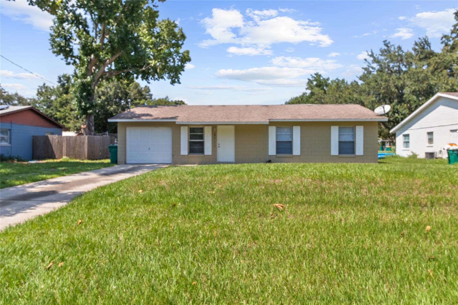 Grand Island Shores Rd, Eustis, FL 32726