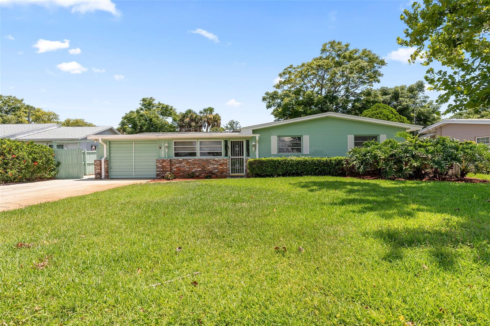 Sunland Rd, Daytona Beach, FL 32114