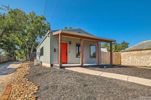 1008 Dawson St, San Antonio, TX, 78202-2339 | Card Image