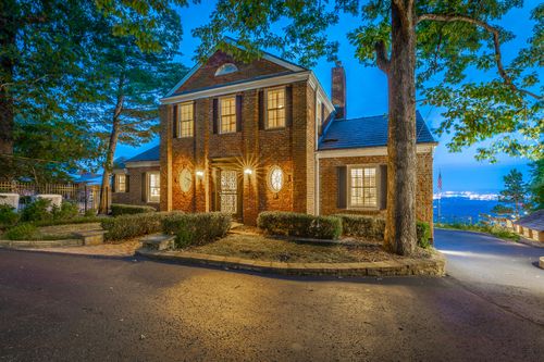 208 S Palisades Dr, Signal Mountain, TN, 37377-2923 | Card Image