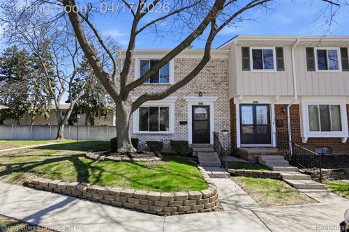 1878 Newporte Ct, Royal Oak, MI, 48073-1215 | Card Image