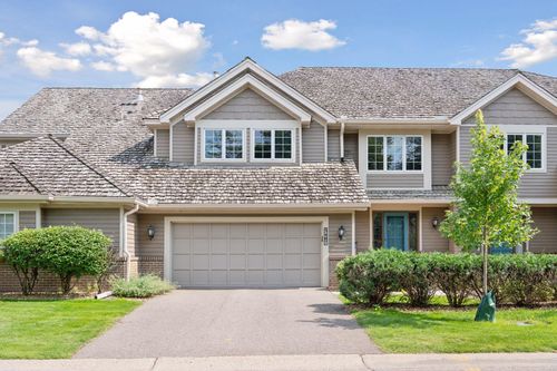 5487 Butternut Cir, Minnetonka, MN, 55343-4330 | Card Image