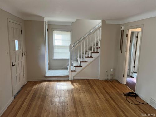 1923 Norwood Dr, Grosse Pointe Woods, MI, 48236-1794 | Card Image