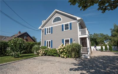 90 Wolcott Avenue, Home with 6 bedrooms, 5 bathrooms and 6 parking in Middletown RI | Image 2