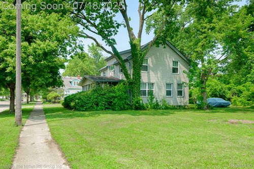 133 Angola St, Belleville, MI, 48111-2739 | Card Image