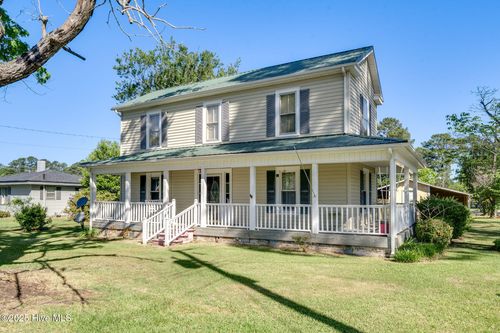 515 E Ridge St, Rose Hill, NC, 28458-8422 | Card Image