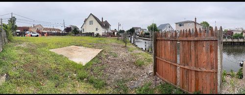 90 Hampton Pl, Freeport, NY, 11520-5825 | Card Image