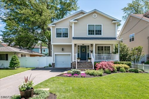22 Kentnor St, Metuchen, NJ, 08840-2205 | Card Image