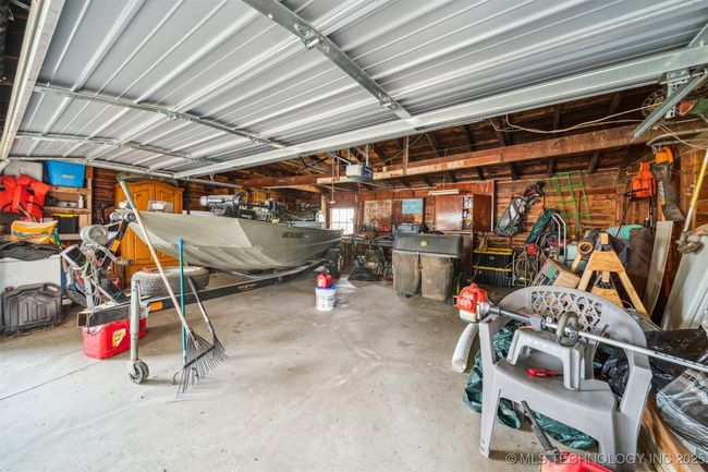 Garage | Image 7
