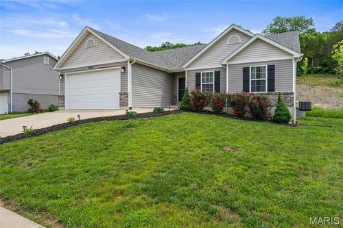 1508 Saint Charles Dr, Hillsboro, MO, 63050-4907 | Card Image