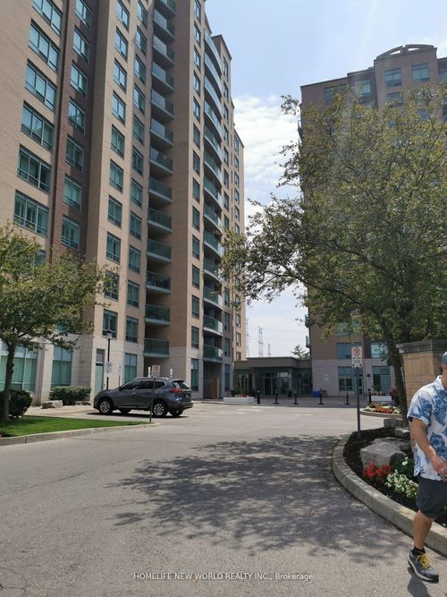 401-11 Oneida Cres, Richmond Hill, ON, L4B0A1 | Card Image