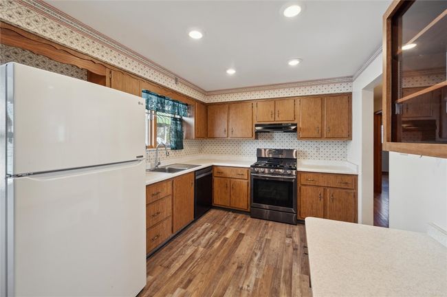 502 Sycamore St, House other with 3 bedrooms, 2 bathrooms and 2 parking in Vandergrift PA | Image 11