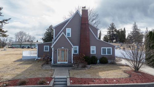 105 S Bluff St, Albany, IL, 61230-7728 | Card Image