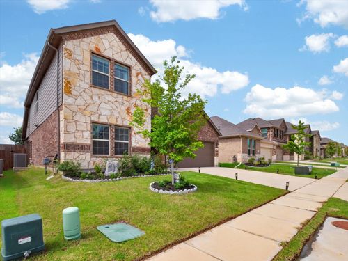 10616 Breezeway Dr, Aubrey, TX, 76227-4860 | Card Image