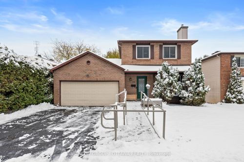 {{alt}} | Card Image