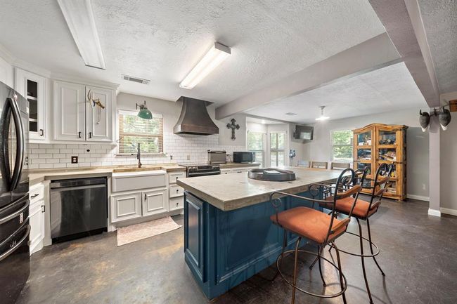 424 Hankamer Loop, House other with 3 bedrooms, 3 bathrooms and 2 parking in Hankamer TX | Image 19