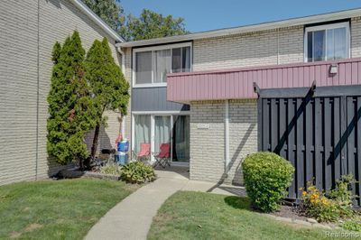 4 - 8275 Karam Boulevard, Condo with 2 bedrooms, 1 bathrooms and null parking in Warren MI | Image 2