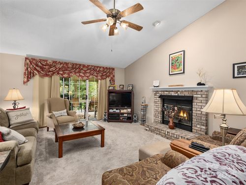 3 Wentworth Ct, Etowah, NC, 28729-9751 | Card Image