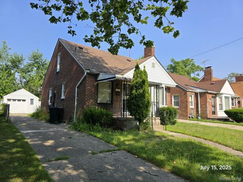 19353 Strasburg St, Detroit, MI, 48205-2132 | Card Image