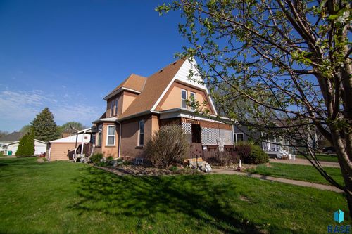 307 S 1st St Street, Beresford, SD, 57004 | Card Image