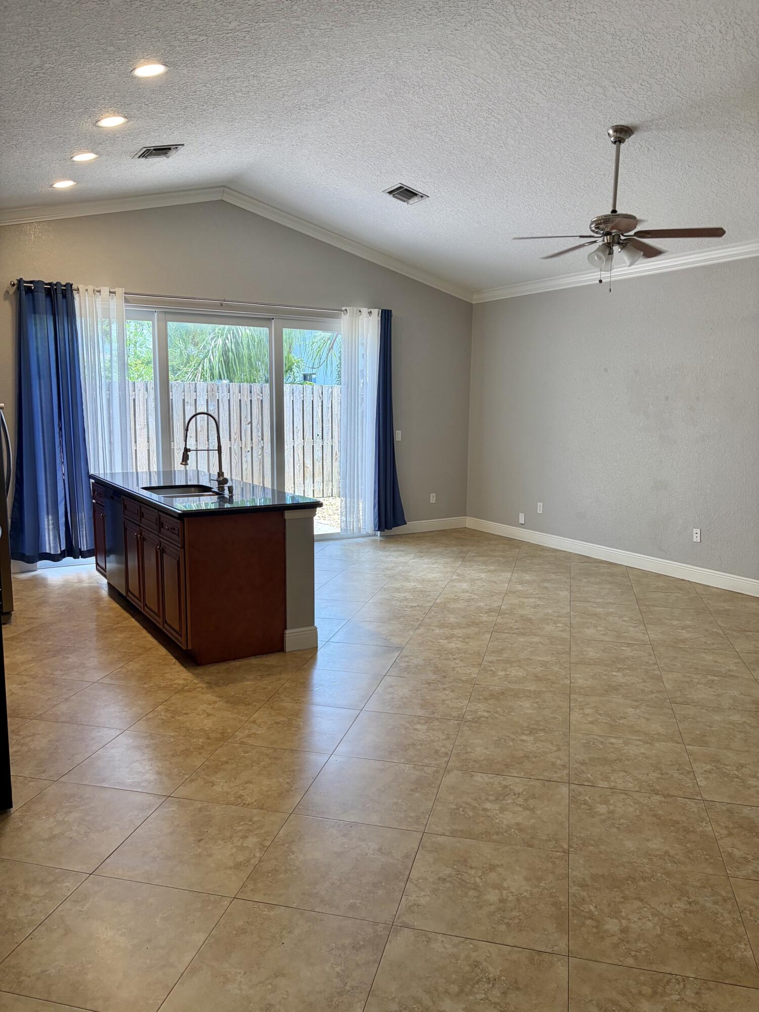 Residential Lease in Palm Springs 4