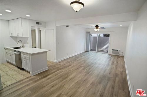 180-18620 Hatteras St, Tarzana, CA, 91356 | Card Image