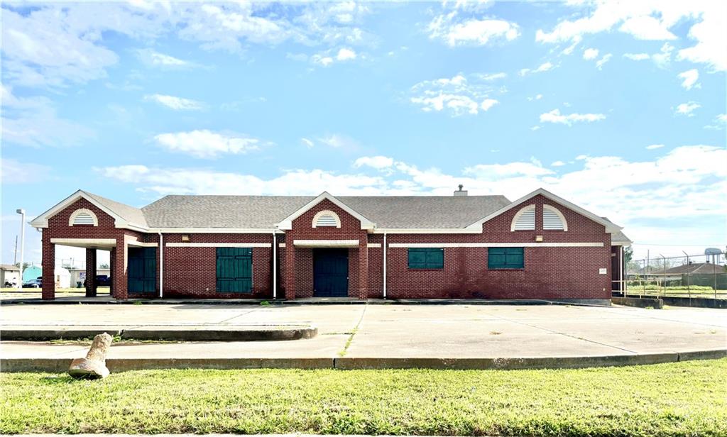 2800 E Judge Perez Dr, Meraux, LA 70075