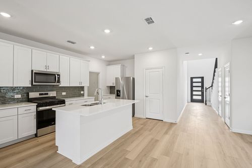 812 Leavenworth Dr, Mckinney, TX, 75071-8827 | Card Image