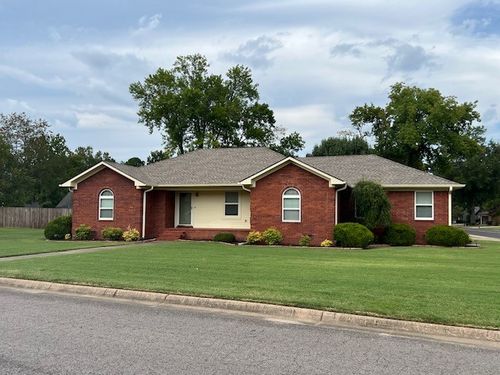 810 Hickory Hollow Ln, Russellville, AR, 72801-7622 | Card Image
