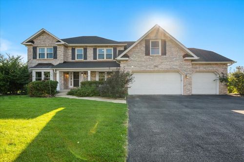558 Bailey Dr, Batavia, IL, 60510-8693 | Card Image