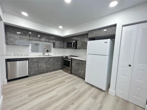 406b-1001 Sw 128 Ter, Pembroke Pines, FL, 33027 | Card Image