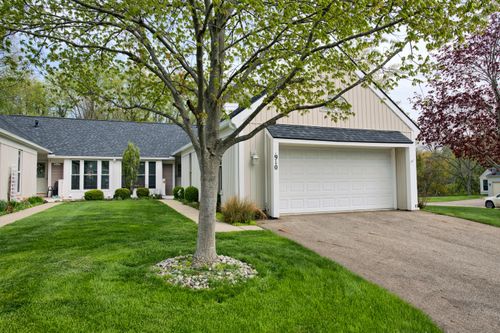 910 Cherrywood Cir, Portland, MI, 48875-4110 | Card Image