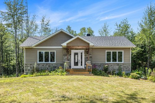 1410 Du Golf Rd, Clarence Creek, ON, K0A1N0 | Card Image