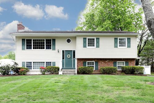 55 Stonewall Ln, Congers, NY, 10920-1837 | Card Image