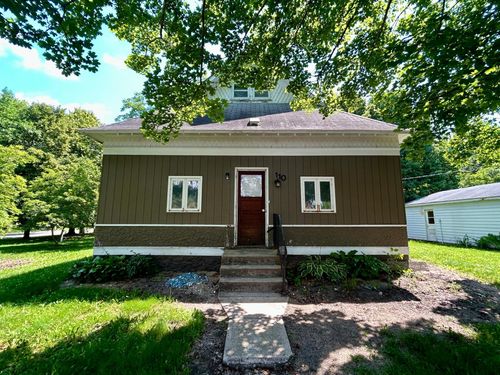 110 1st Ave Ne, Bertha, MN, 56437-1219 | Card Image