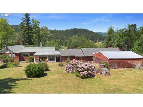 3301 Colonial Rd, Roseburg, OR, 97471-9799 | Card Image