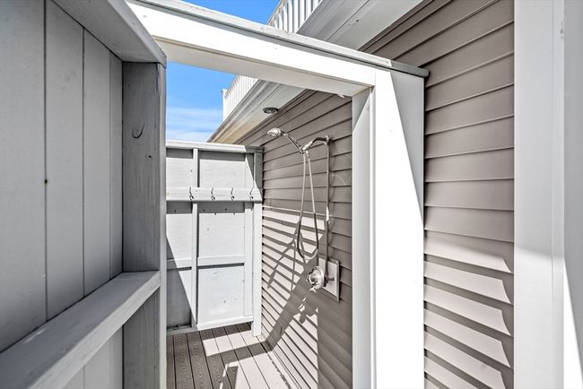 62 Crafts Rd, House other with 5 bedrooms, 2 bathrooms and 6 parking in Gloucester MA | Image 33