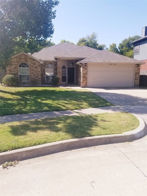 3519 Daisy Ln, Grand Prairie, TX, 75052-7786 | Card Image