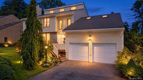 88 Rockingchair Rd, White Plains, NY, 10607-1760 | Card Image