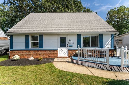 4515 W 158th St, Cleveland, OH, 44135-2603 | Card Image
