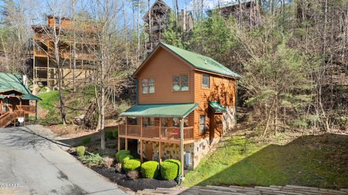 641 Chickasaw Gap Way, Pigeon Forge, TN, 37863 | Card Image