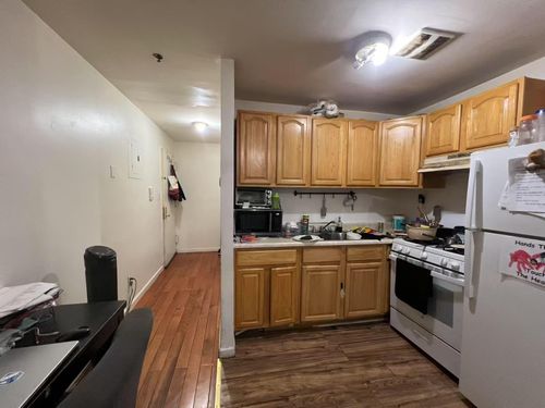 41 70th St, Woodside, NY, 11377-8122 | Card Image