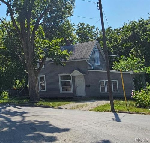 300 S Oak Street, Hillsboro, IL, 62049 | Card Image