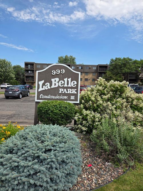 307-999 41st Ave Ne, Columbia Heights, MN, 55421-3188 | Card Image