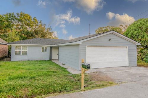 2120 Godfrey St, Baytown, TX, 77521-1014 | Card Image