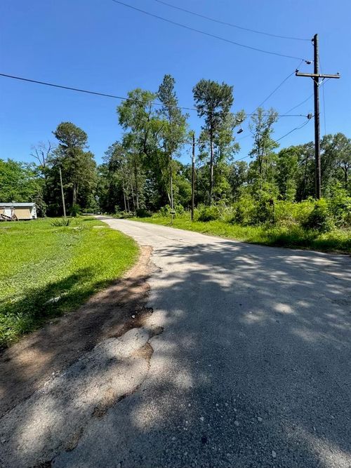 146 County Road 3475, Cleveland, TX, 77327-9303 | Card Image