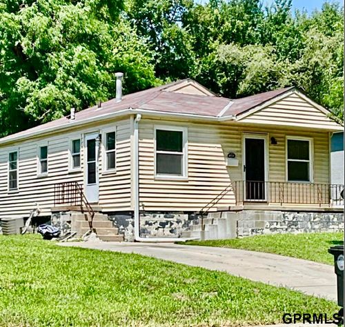 4018 N 42 Street, Omaha, NE, 68111 | Card Image