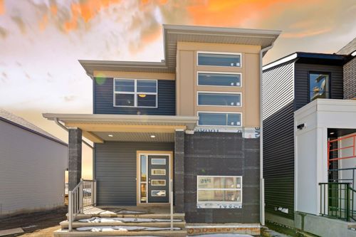35 Creekview Common Sw, Calgary, AB, T2X5Y5 | Card Image