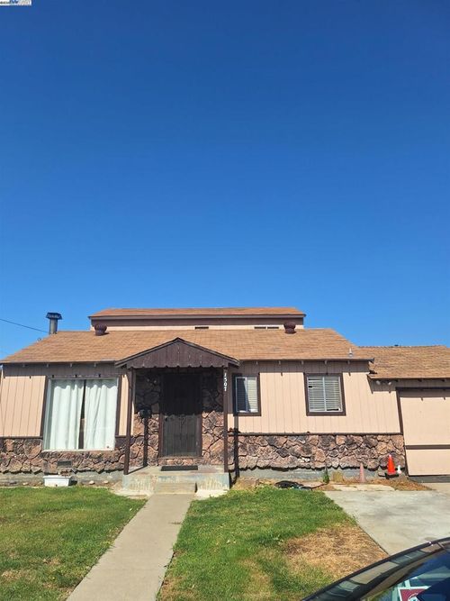 1507 Green Ct, Ashland, CA, 94578-3010 | Card Image